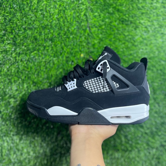 jordan 4 white thunders!